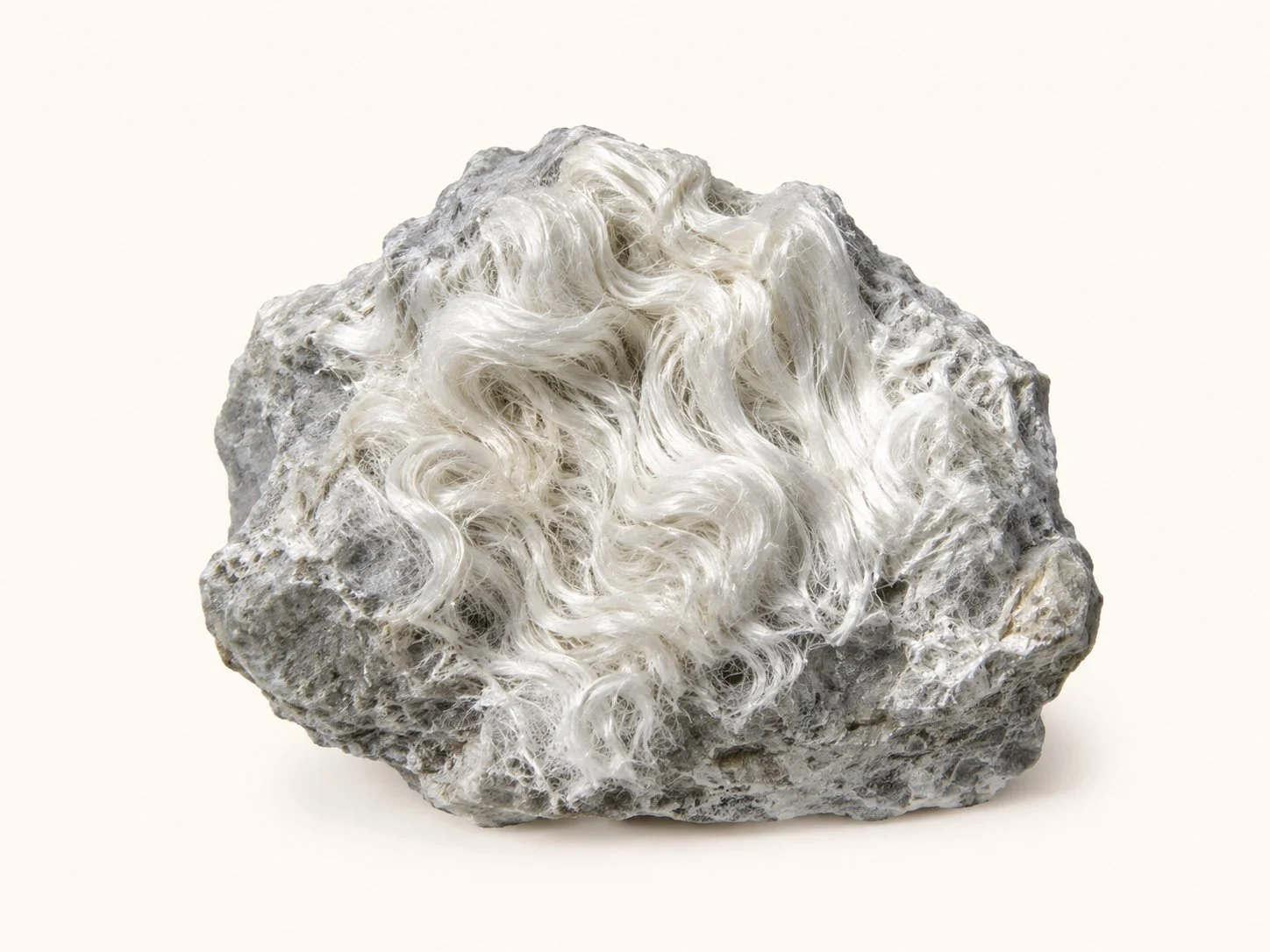 Chrysotile asbestos in host rock